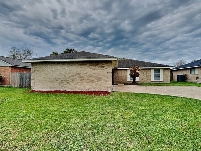 property at 2930 Heritage Colony Dr