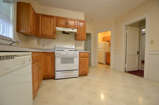 16 Nottinghill Rd, Unit 1 in Boston, MA - Foto de edificio - Building Photo
