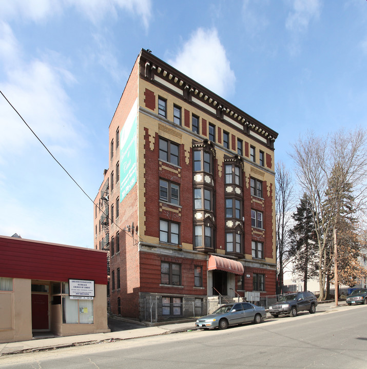 29 Cooke St in Waterbury, CT - Building Photo