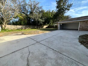 3135 Sabal Palm Dr in Jacksonville, FL - Foto de edificio - Building Photo