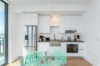 460 NE 5th St in Miami, FL - Building Photo - Building Photo