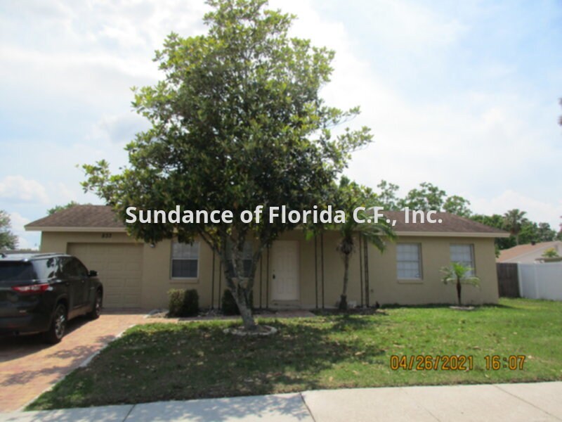 833 Florida Pkwy in Kissimmee, FL - Foto de edificio