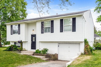 2557 Brunswick Dr in Grove City, OH - Building Photo - Building Photo