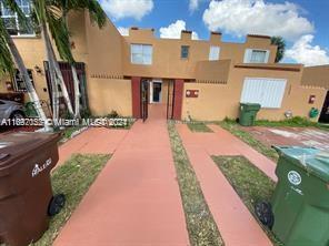 3996 W 11th Ln in Hialeah, FL - Building Photo