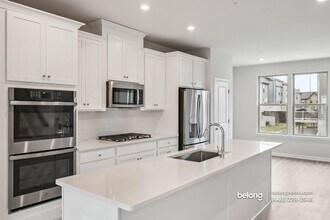 3429 Saint Robin Ln in Bowie, MD - Foto de edificio - Building Photo