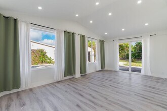 113 SE 8th Ave in Boynton Beach, FL - Building Photo - Building Photo