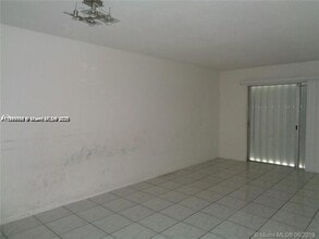 15225 NE 6th Ave in Miami, FL - Building Photo - Building Photo