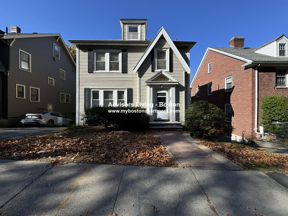 80 Lake St, Unit 1 in Boston, MA - Foto de edificio