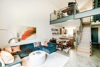 1220 N Orange Grove Ave in West Hollywood, CA - Building Photo - Building Photo