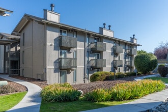 Greenrich Village in Spokane, WA - Foto de edificio - Building Photo