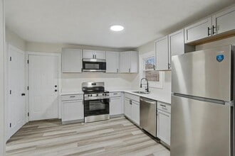 5713 Mayville Dr in Dayton, OH - Building Photo - Building Photo