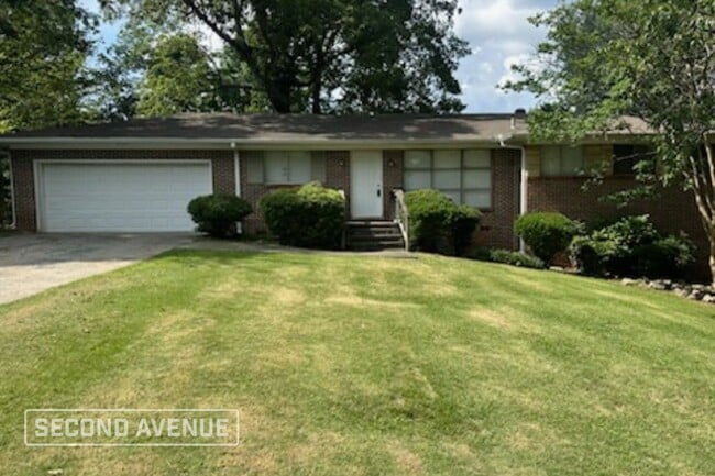 957 Hickory Cir
