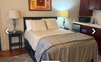 201 Shrike Cir, Unit Efficiency-Studio in Sacramento, CA - Foto de edificio - Building Photo