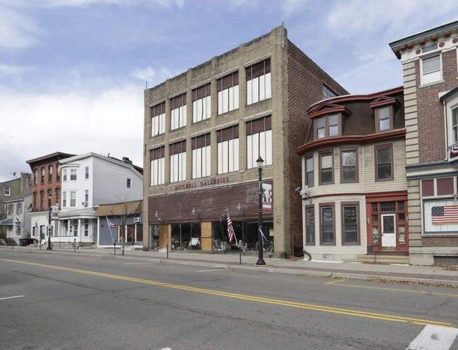 205 W Broad St in Tamaqua, PA - Building Photo - Building Photo