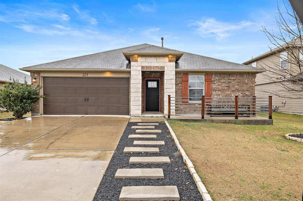 221 Camellia Dr in Hutto, TX - Building Photo