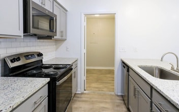 Mulberry Place Apartments in Charleston, SC - Building Photo - Building Photo