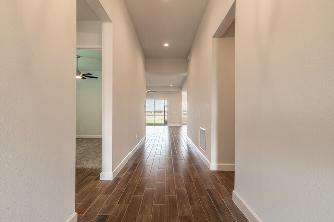 301 Aquamarine Wy in Daytona Beach, FL - Building Photo - Building Photo