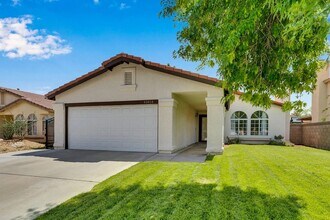 43916 Silver Bow Rd in Lancaster, CA - Building Photo - Building Photo