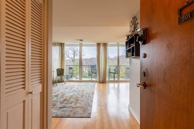 property at 2195 Poplar Ave
