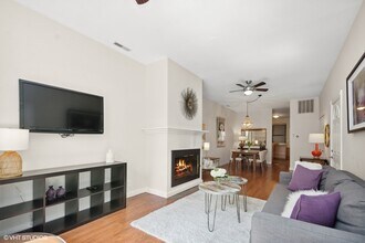 2008 W Roscoe St in Chicago, IL - Building Photo - Building Photo