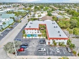 2201 NE 36th St in Lighthouse Point, FL - Building Photo