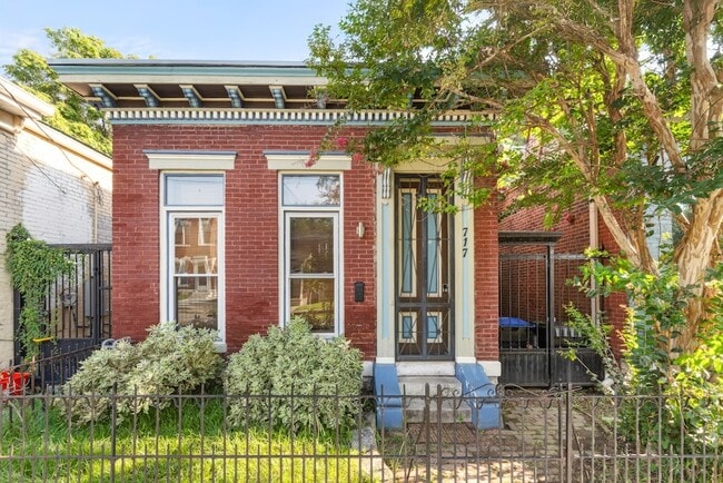 717 Lampton St in Louisville, KY - Foto de edificio - Building Photo