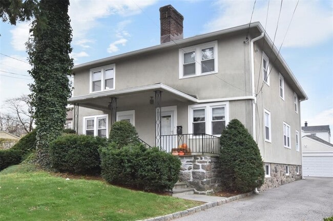 property at 32 Brookridge Ave
