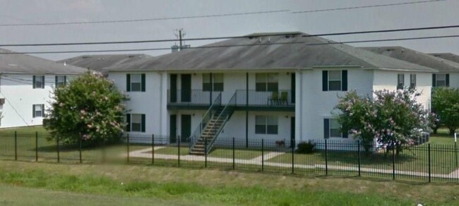 700 E Martin Luther King Jr Dr in Greenwood, MS - Building Photo - Building Photo