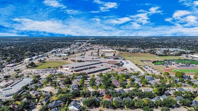 property at 7207 Glenbank Way