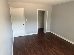 10302 S Komensky Ave in Oak Lawn, IL - Building Photo - Building Photo