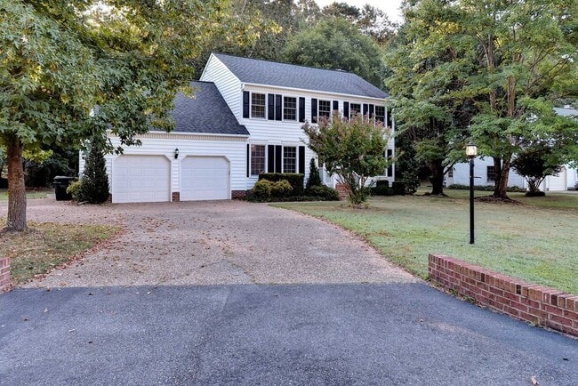 106 Dawn Pl in Yorktown, VA - Foto de edificio - Building Photo