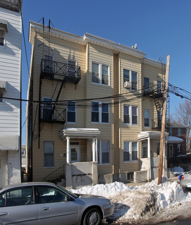 304-306 N Terrace Ave in Mount Vernon, NY - Foto de edificio - Building Photo