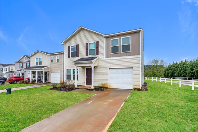 541 Springtime Ln in Inman, SC - Building Photo - Building Photo