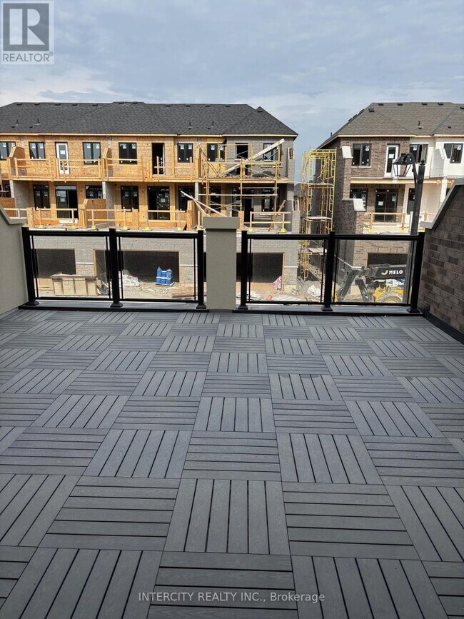 339 Inspire Blvd in Brampton, ON - Building Photo - Building Photo