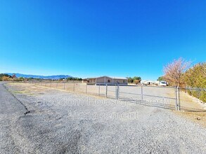 1270 Landmark Ave in Pahrump, NV - Building Photo - Building Photo