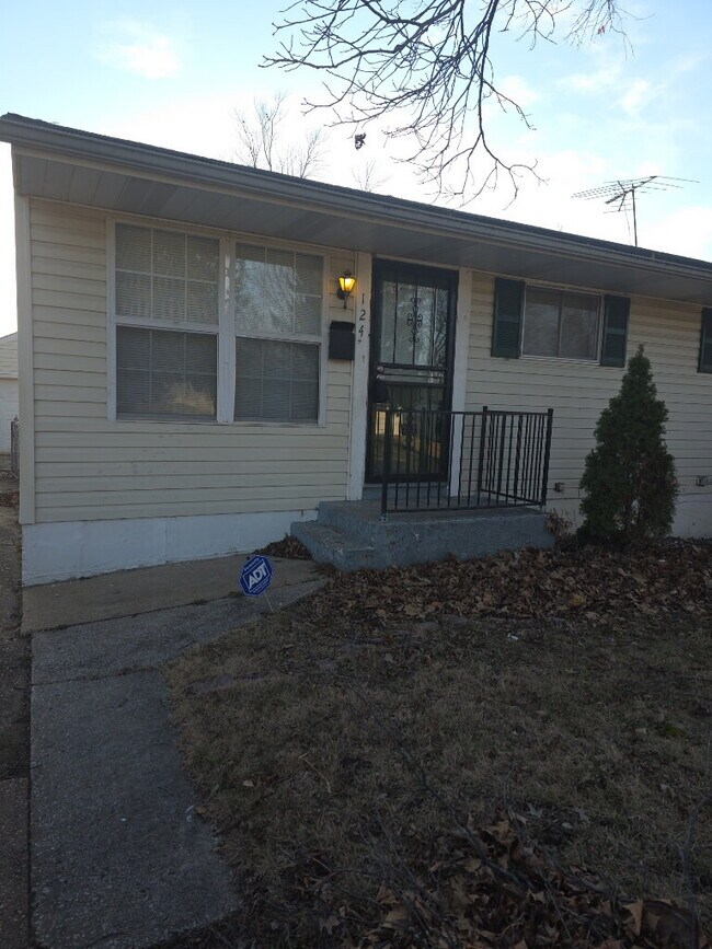 124 Perthshire Rd in St. Louis, MO - Building Photo - Building Photo