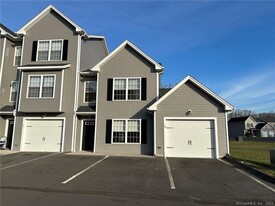 27 Tridell Dr in Southington, CT - Building Photo