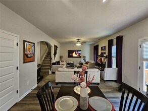 4962 Zoya Ct in Atlanta, GA - Foto de edificio - Building Photo