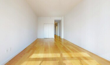 Washington Street in New York, NY - Foto de edificio - Building Photo