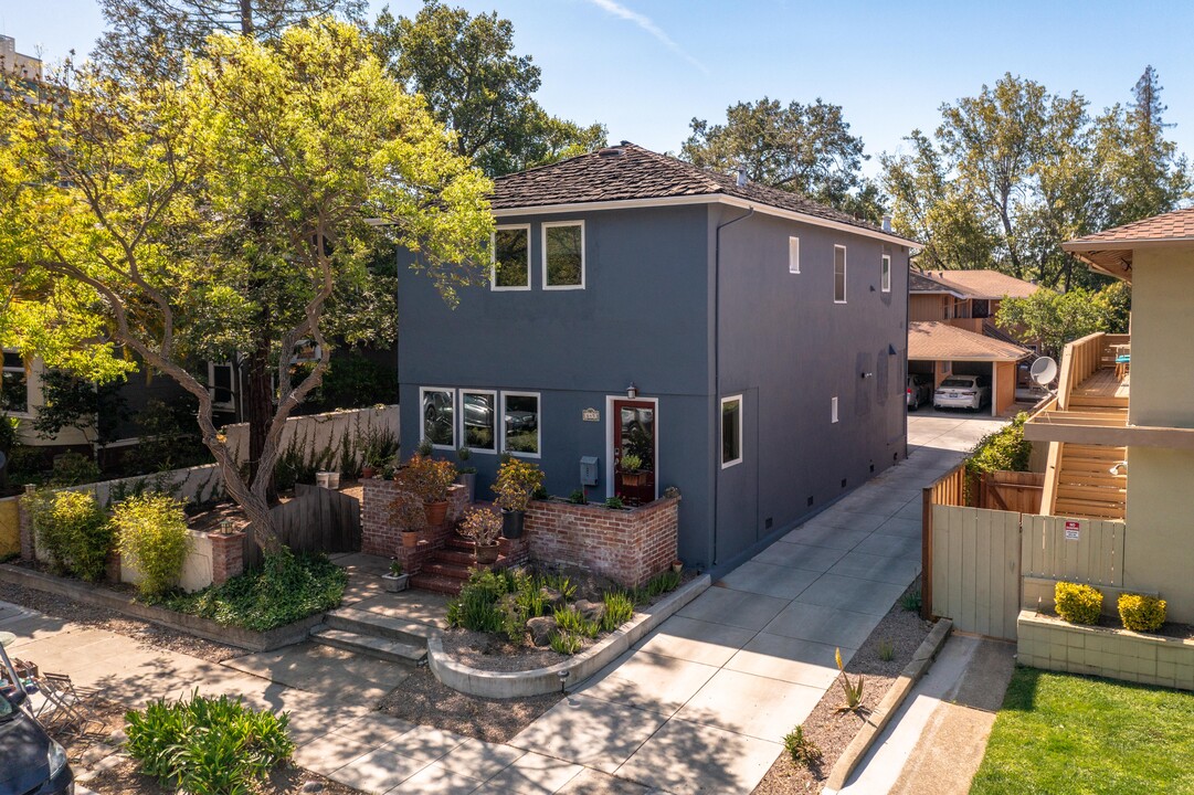 643 Channing Ave in Palo Alto, CA - Building Photo