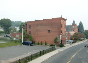 345 Arch St in New Britain, CT - Building Photo - Building Photo