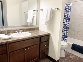 Ridge View Apartments in St. Francis, WI - Building Photo - Building Photo