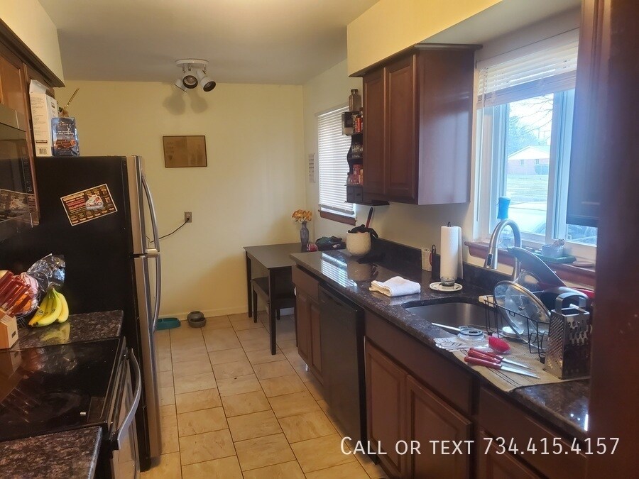 2979 Verle Ave in Ann Arbor, MI - Building Photo