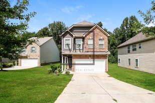 133 Avonwood Cir in Locust Grove, GA - Building Photo