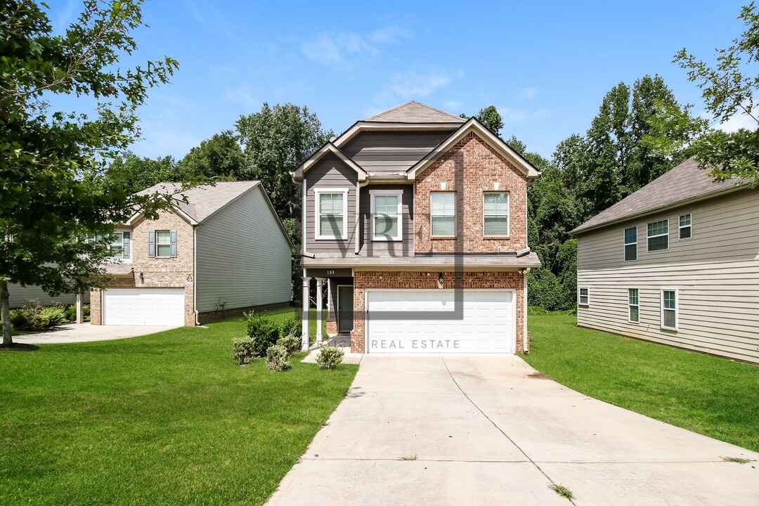 133 Avonwood Cir in Locust Grove, GA - Building Photo