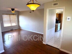 3025 NW 67th St in Oklahoma City, OK - Building Photo - Building Photo