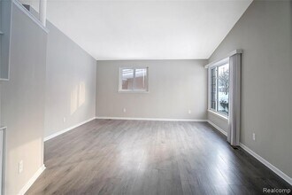 15320 Marlow St in Oak Park, MI - Building Photo - Building Photo