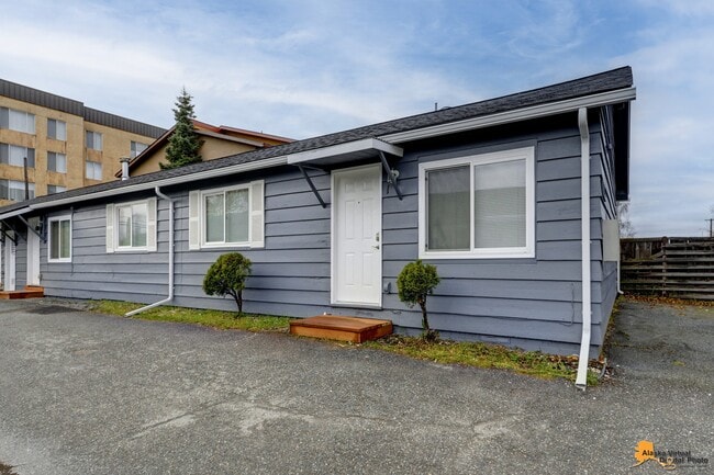 1030 W 26th Ave, Unit 1