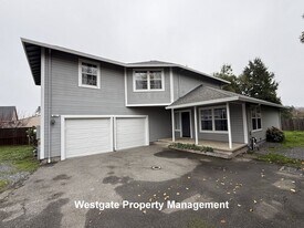 821 B St in Petaluma, CA - Building Photo