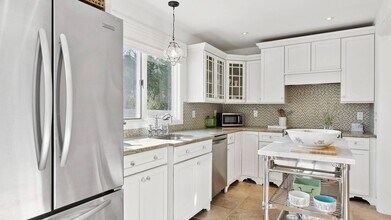 635 Water Mill Towd Rd in Southampton, NY - Building Photo - Building Photo